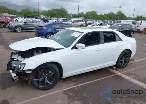 2022 Chrysler 300 S из США, поврежденный, VIN 2C3CCABGXNH170698